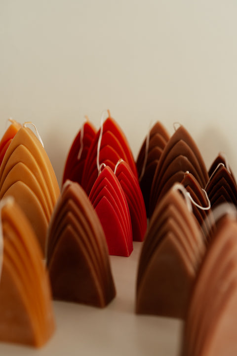 Small beeswax arches candle