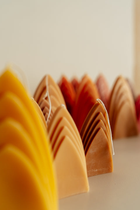 Small beeswax arches candle