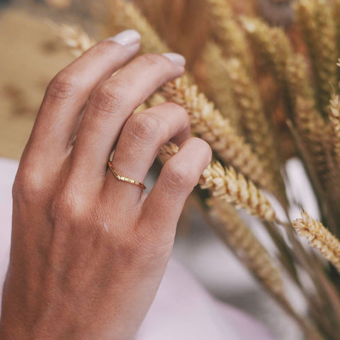Ring Caelitus (V-vormig) (massief 18k goud)