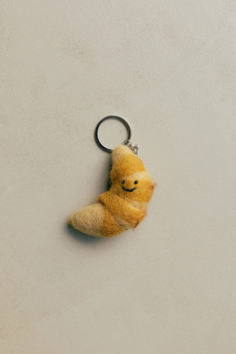 Handgemaakte sleutelhanger uit vilt - croissant