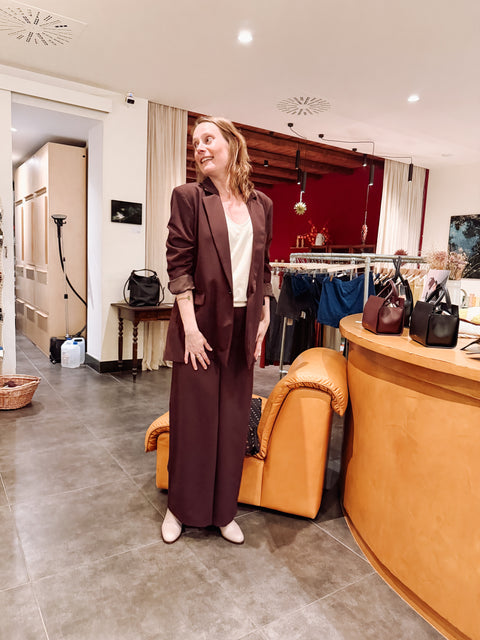 Corella solid tailoring blazer in aubergine