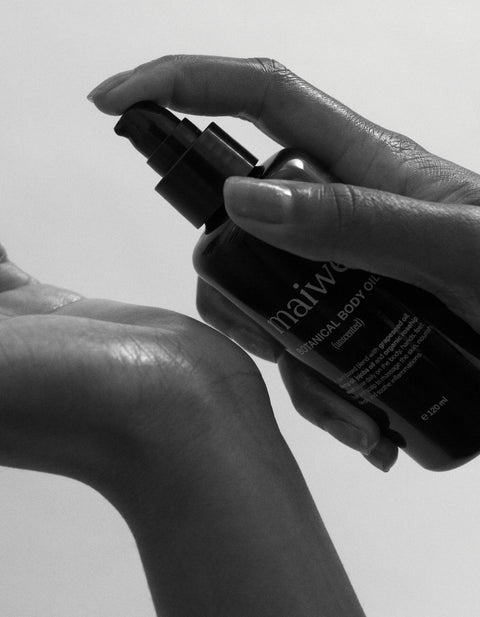 The botanical body oil - scented