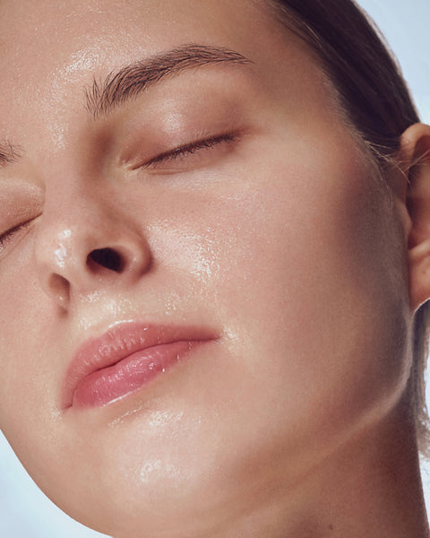 M—0R5 Brightening serum met regenboogalgen (tegen vlekjes)