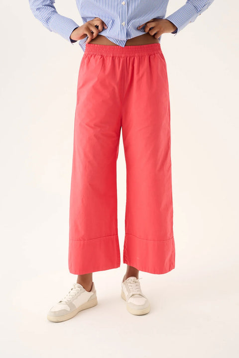 Luchtige broek in de kleur van framboosjes
