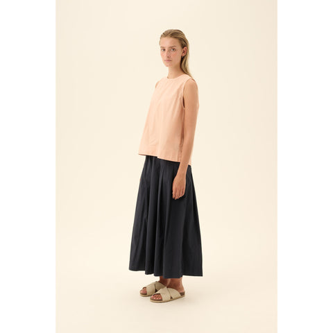 Mouwloze bloes 'Sharren' - beige rose