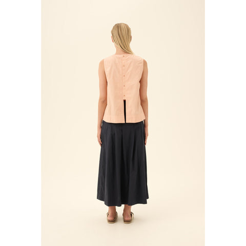 Mouwloze bloes 'Sharren' - beige rose