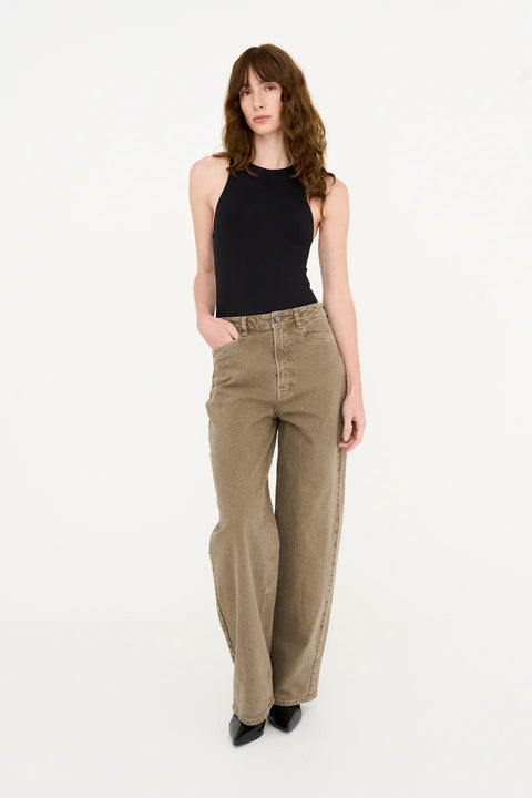 Duurzaam Denim: Kaia slung jeans - khaki antique dye