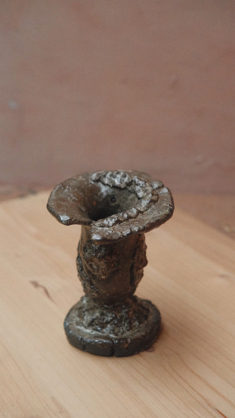 wabi sabi kandelaar uit keramiek - donkerbruin