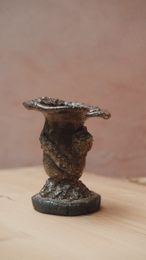 wabi sabi kandelaar uit keramiek - donkerbruin