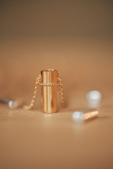Halsketting 'La Messagère' - massief 18k goud (pre-order)