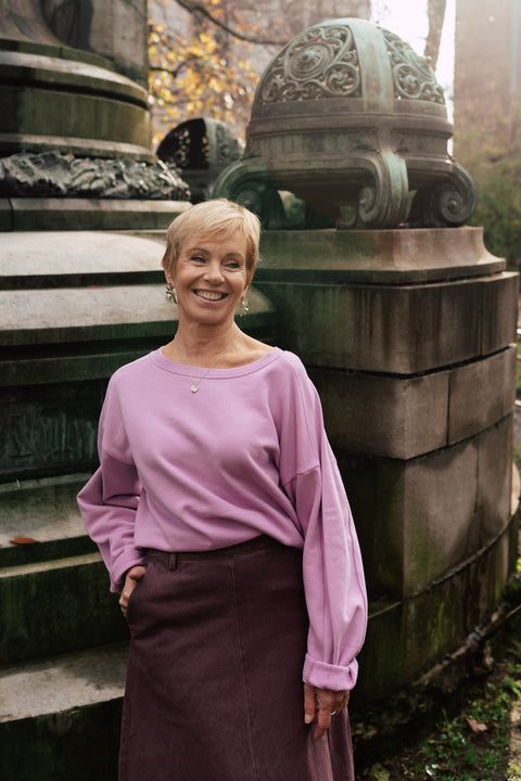 Sweater - bright lilac (100% biokatoen)