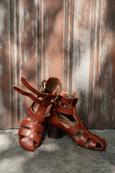 Sandalen (miele)