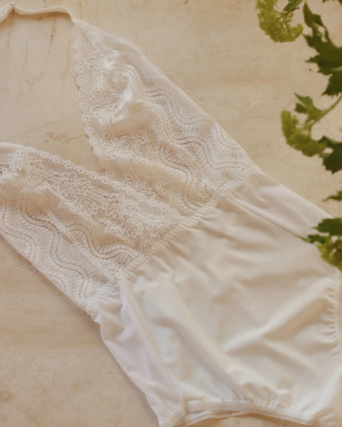 Essential body white (the honeymoon)