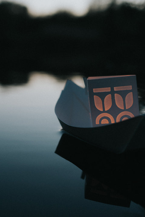 Lichtpuntjes: bootjes van papier