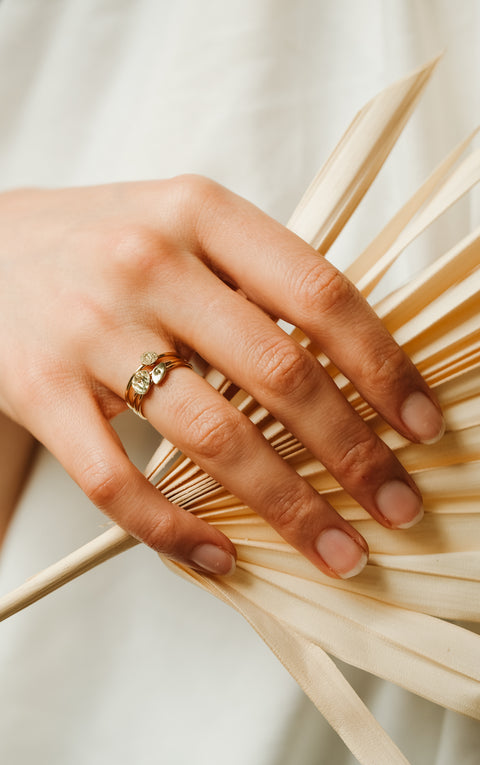 Love letter gepersonaliseerde ring - geschuurd (massief 18k goud)