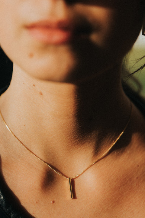 Vertical necklace (massief 18k goud, pre-order)