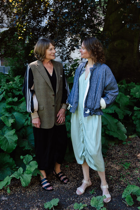 Blazer: pièce unique I (mouw zwart bovenaan, camel onderaan)