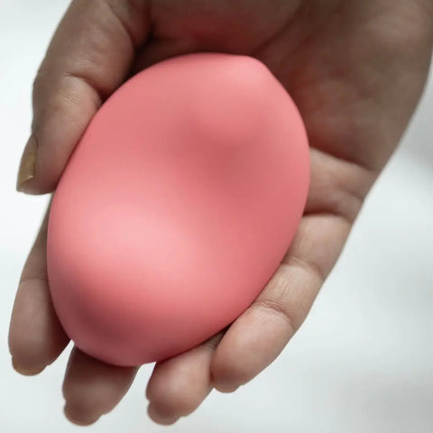 Nyx compact vibrator with small elevation