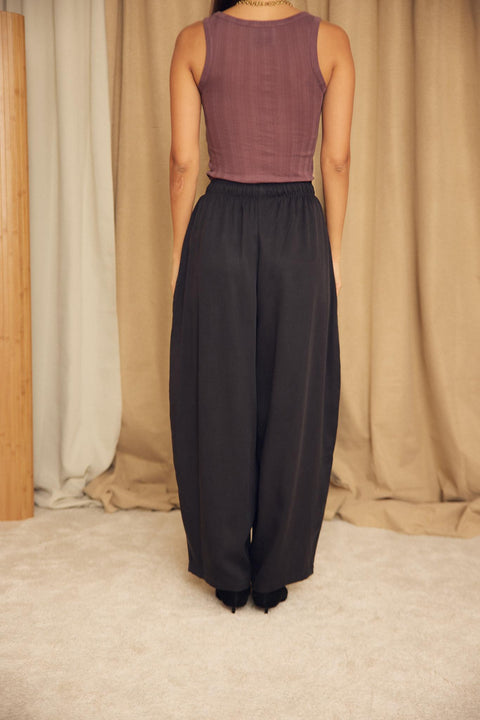 Barell trousers black