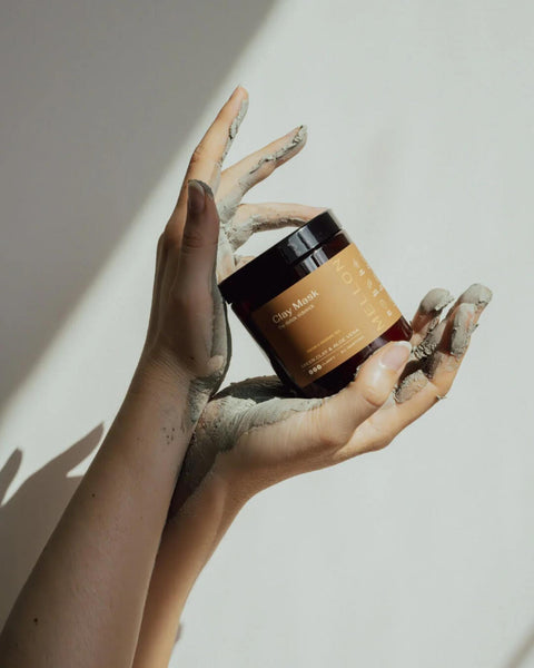 Klei masker voor haar en hoofdhuid