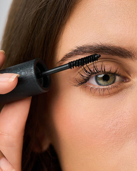 Zwarte mascara