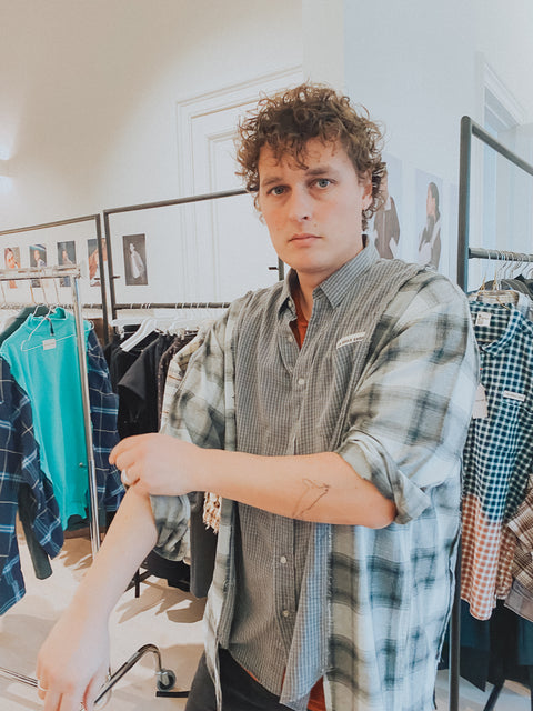 Uniseks hemd: pièce unique ( grey checkered shirt )