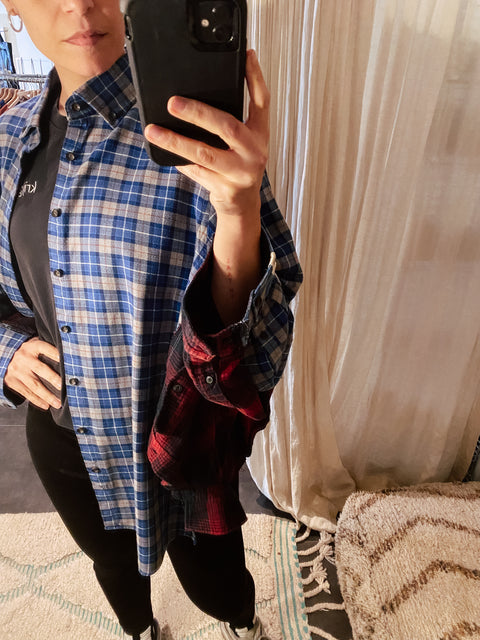 Hemd: pièce unique (blauw geruit met extra mouwen in bordeaux)