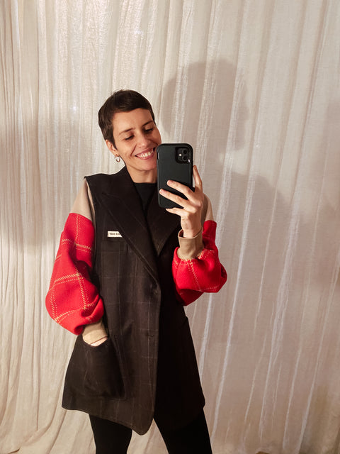 Blazer: pièce unique XVII (bruin met rode mouwen)