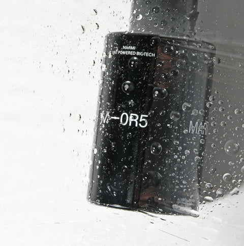 M—0R5 Brightening serum met regenboogalgen (tegen vlekjes)