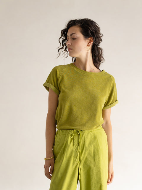 Sponzen shirtje in de kleur van een frisse iced matcha