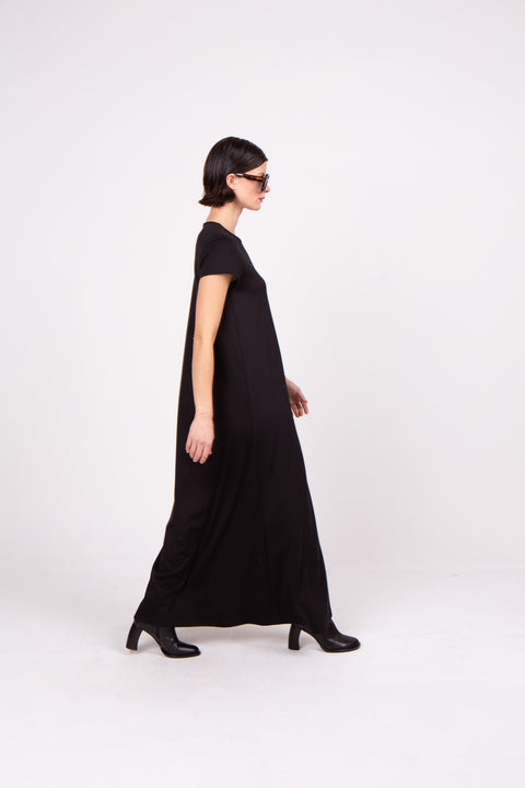 Zwarte lange jurk met korte mouwen (made in Belgium)