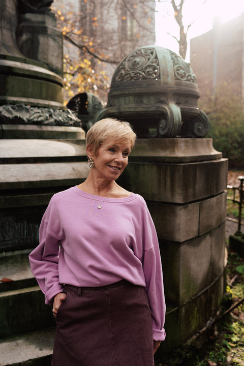 Sweater - bright lilac (100% biokatoen)