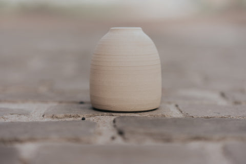 Natural vase (curved - off white)