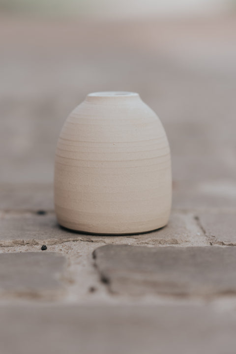 Natural vase (curved - off white)