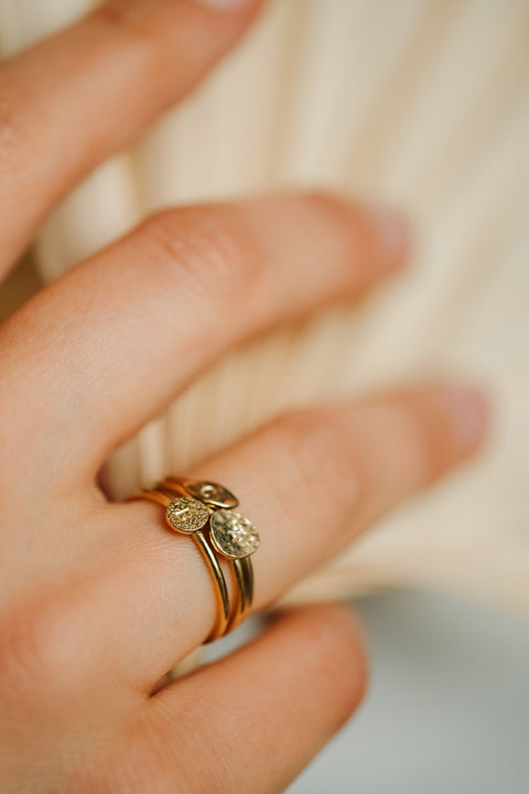 Love letter gepersonaliseerde ring - glad (massief 18k goud)